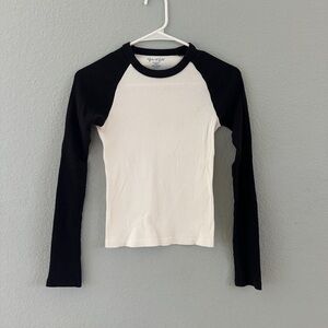 Brandy Melville Black and White Raglan Tee - One Size
